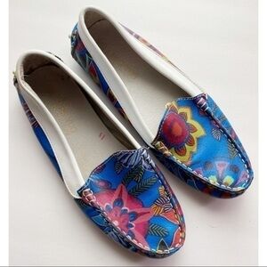 Mr & Mrs Yuo • Leather Floral Loafer Flats